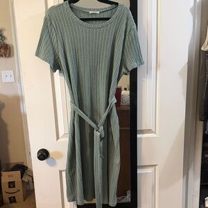 Elegant Green Ribbed Dress